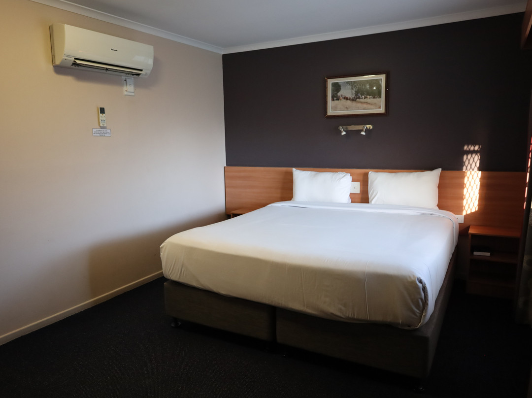 Sun Palms Hotel Motel主图