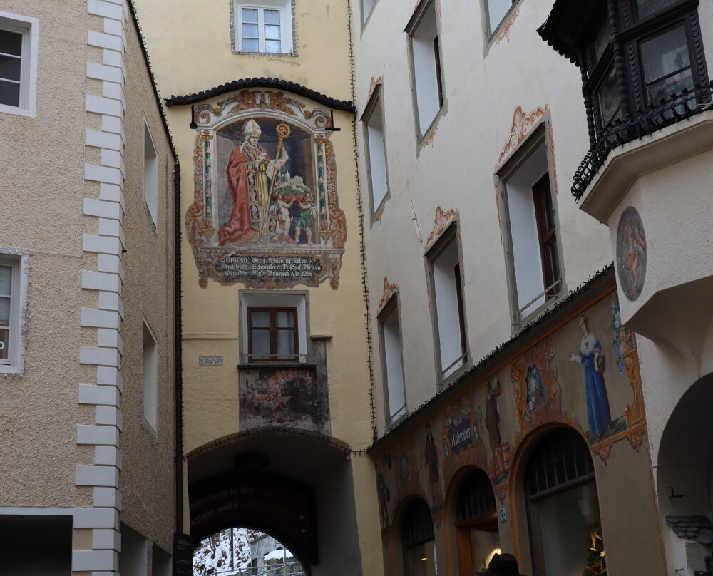 Portone Ragen-布鲁尼科必去景点