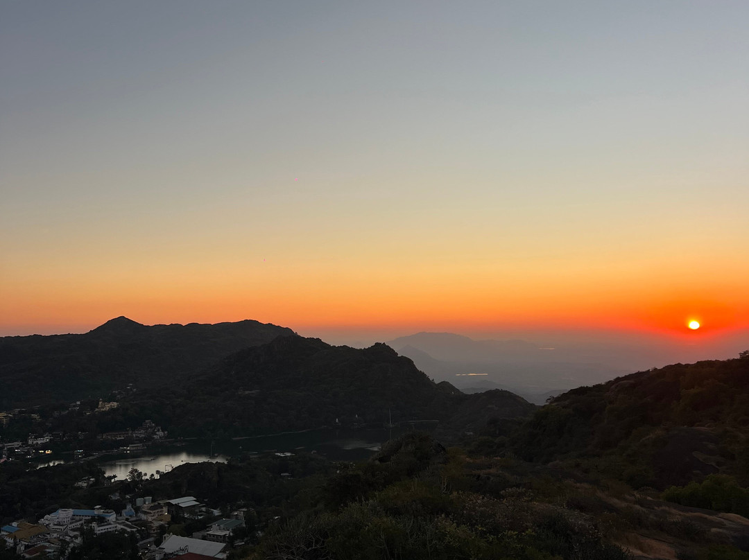 Hiking & Trekking Company Mount Abu-阿布山必去景点
