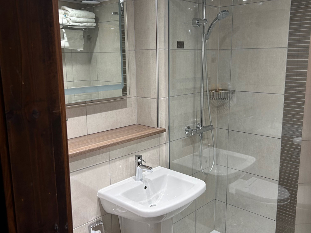 克鲁亚川酒店主图