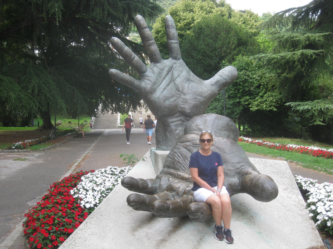 Monumento Le Mani-科莫必去景点