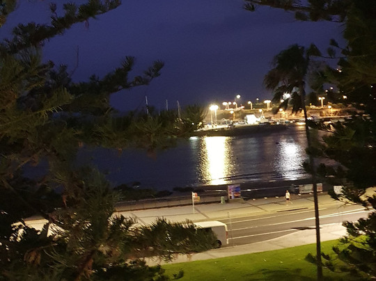 游艇码头汽车旅馆主图