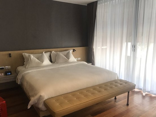 芭堤雅维斯塔酒店主图