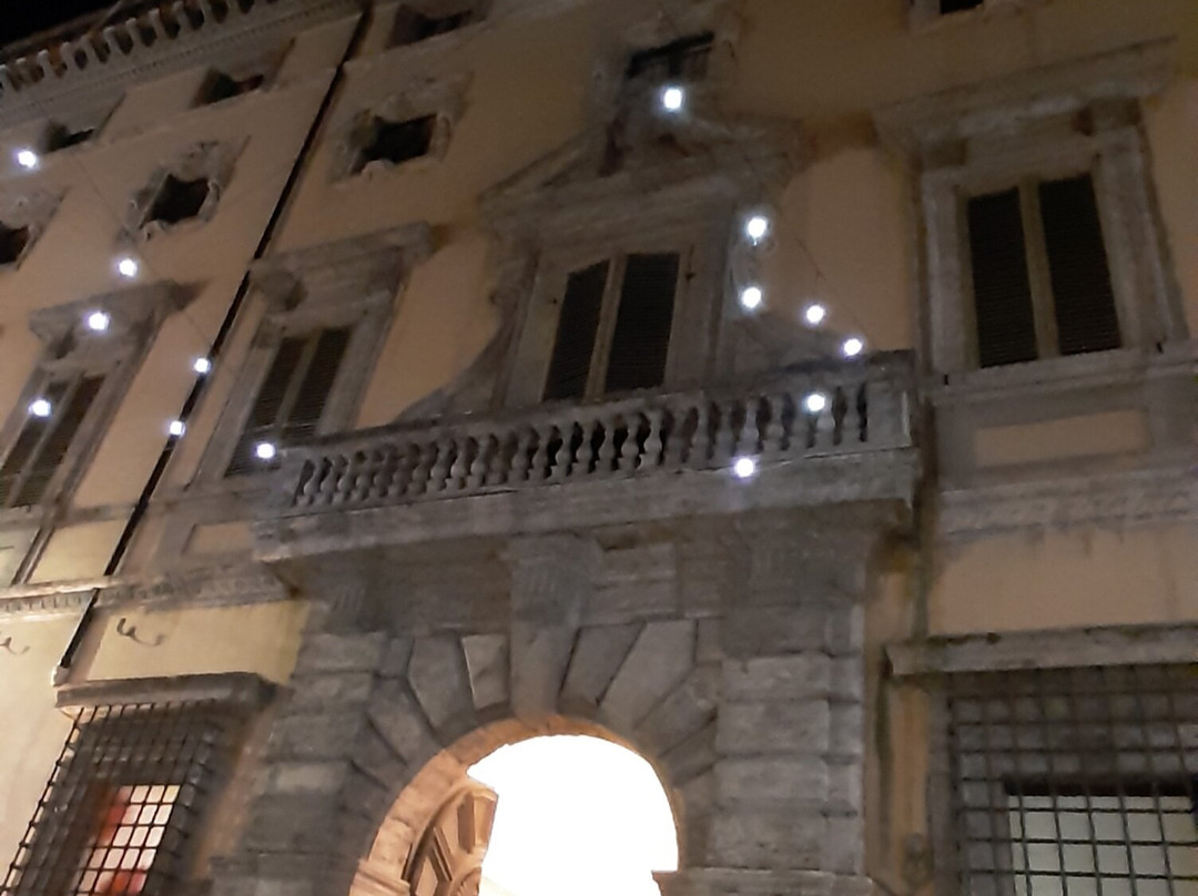 Palazzo Vecchiarelli-列蒂必去景点