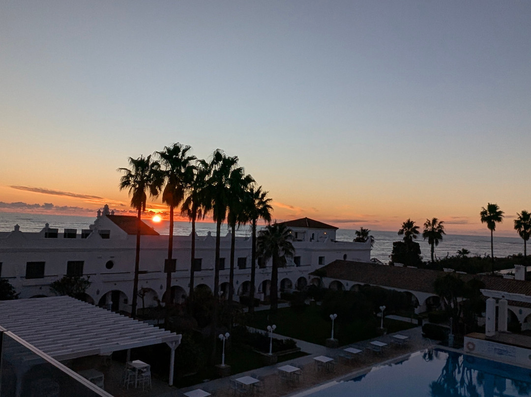 光之海滩酒店主图