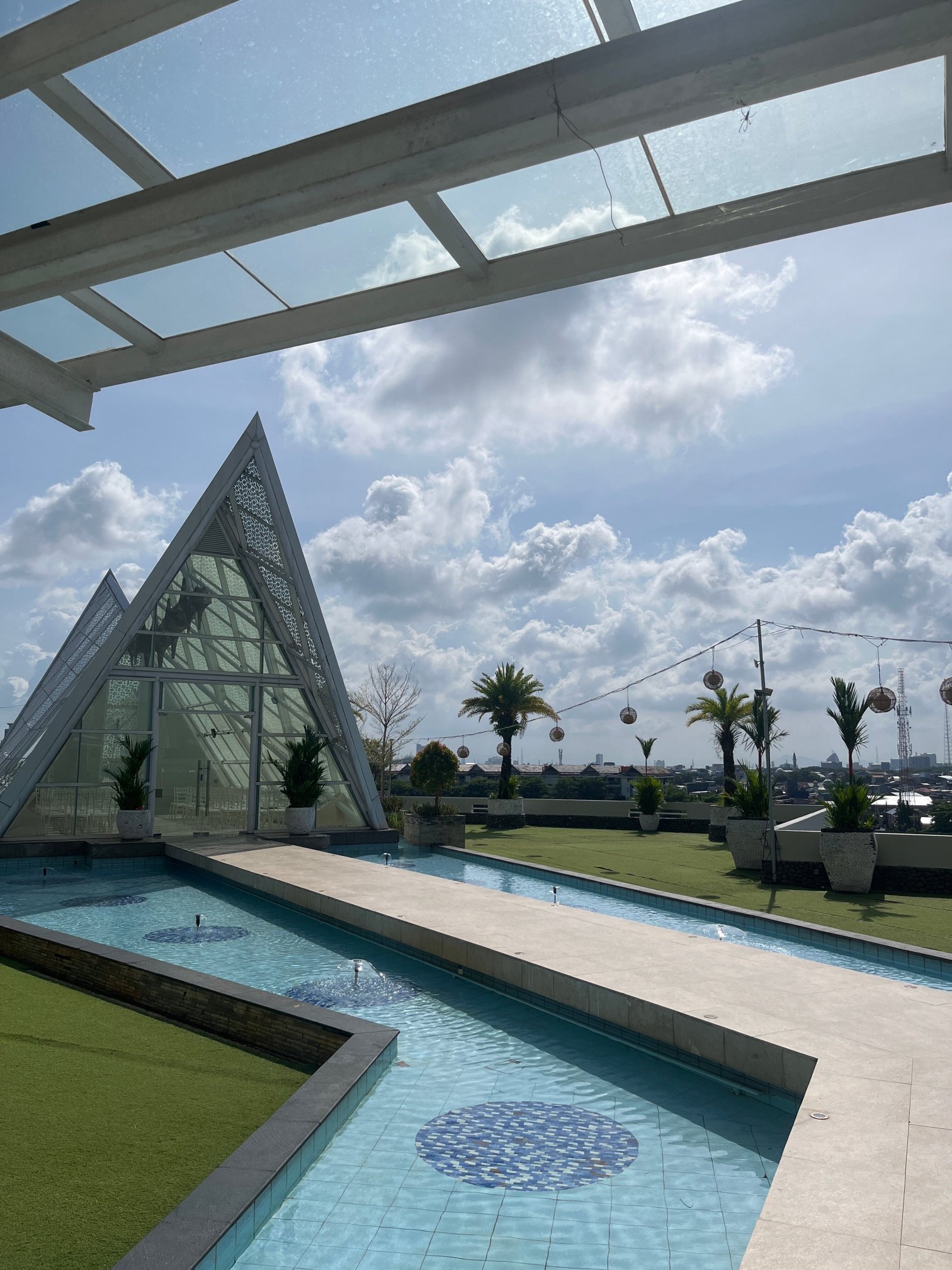 The Rinra Makassar-官方