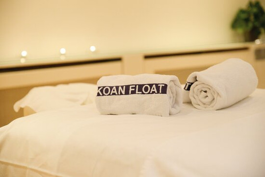 国宾大酒店主图