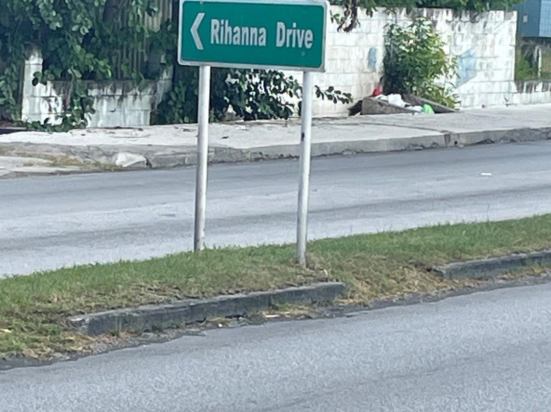Rihanna's Childhood Home-布里奇顿必去景点