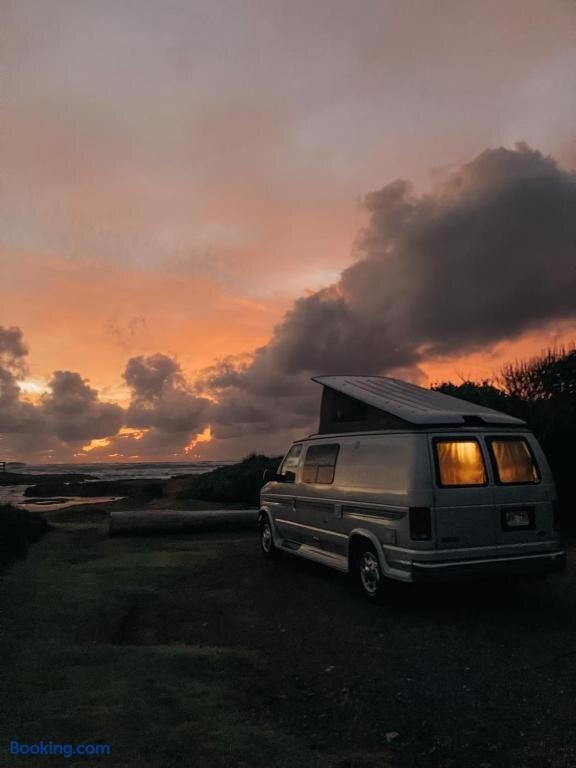 Oahu Ohana Vans LLC