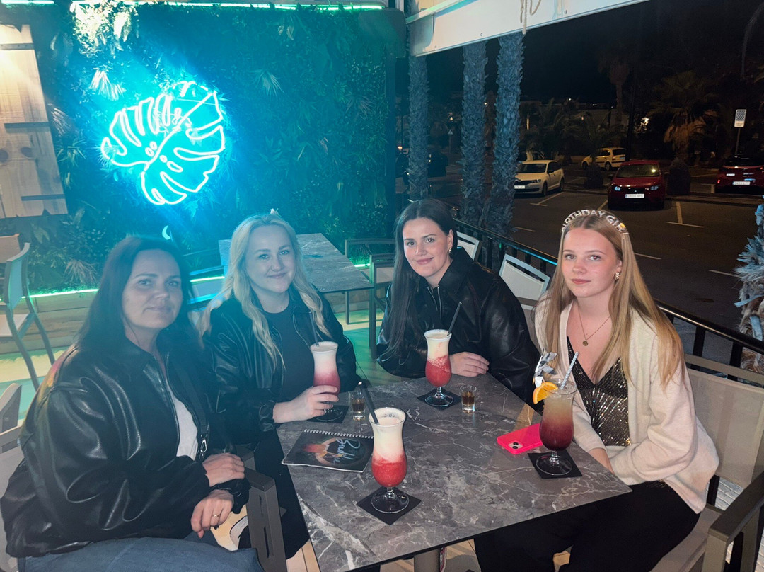 Buddies Bar Los Cristianos Tenerife-洛斯克里斯蒂亚诺斯必去景点