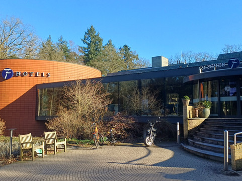 弗莱彻斯帕伦霍斯特-费卢韦酒店餐厅主图