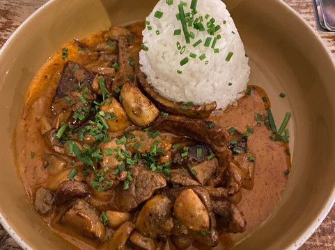 老红狮酒店主图