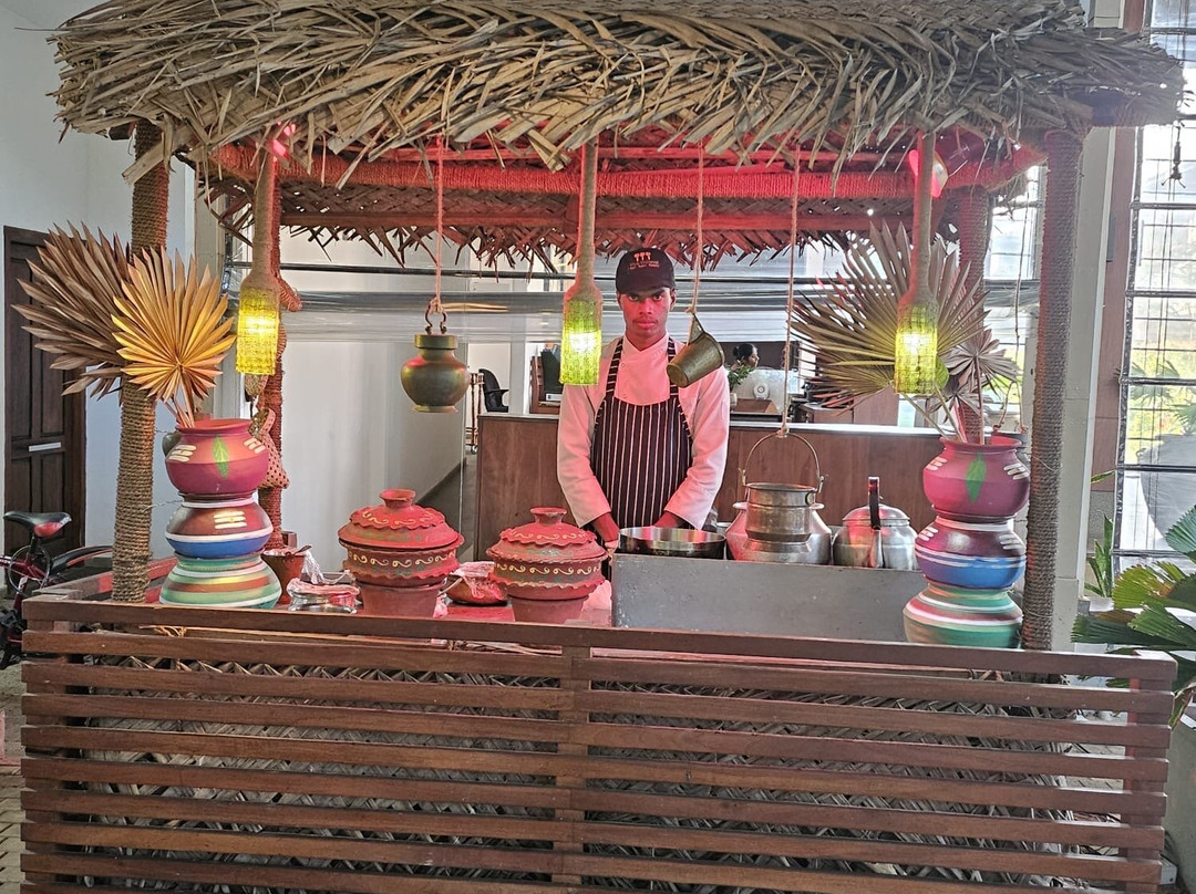 汀奈套房酒店主图