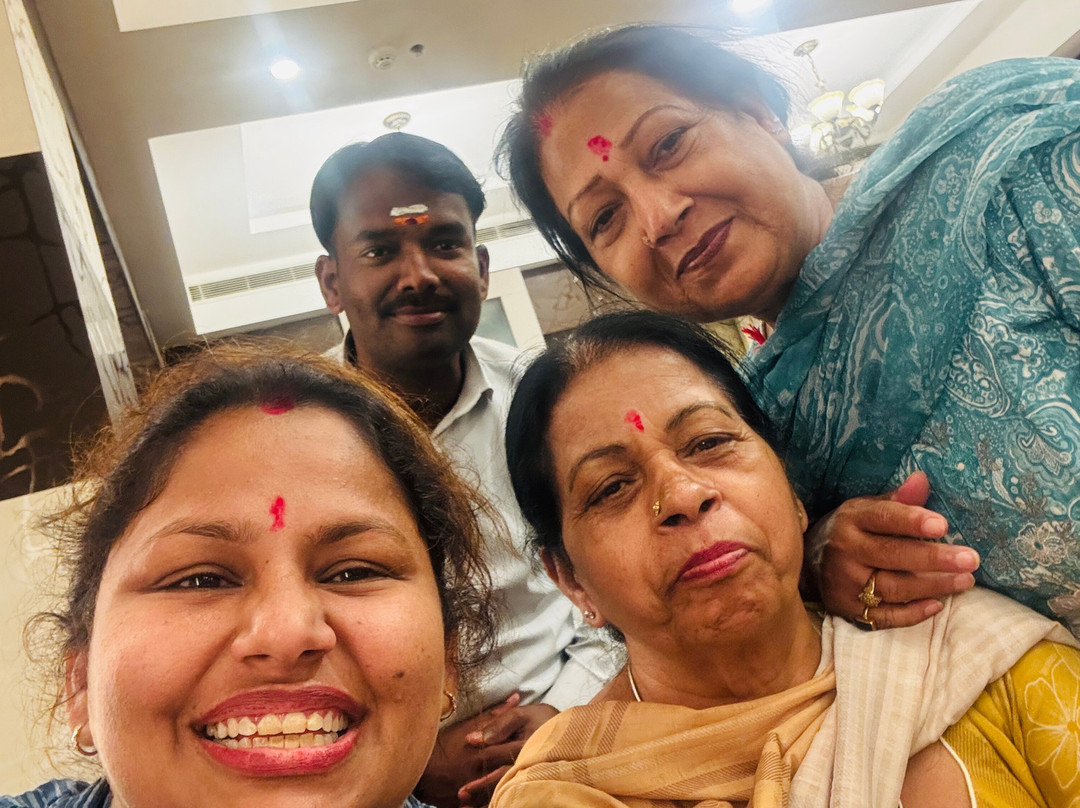 瑞内斯特提鲁帕提酒店主图