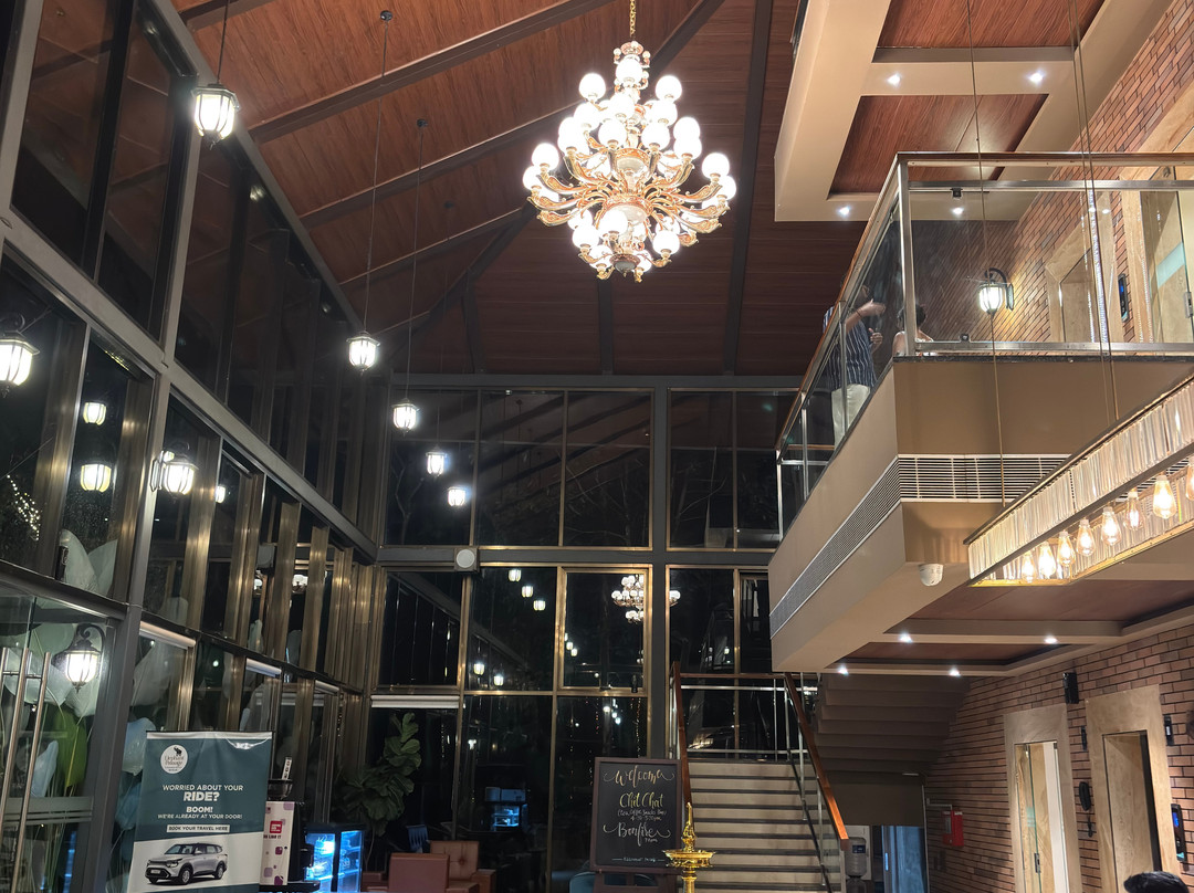 慕那尔大象通道度假村主图