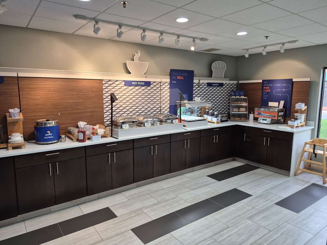 埃奇伍德-阿伯丁-贝莱尔洲际智选假日酒店主图