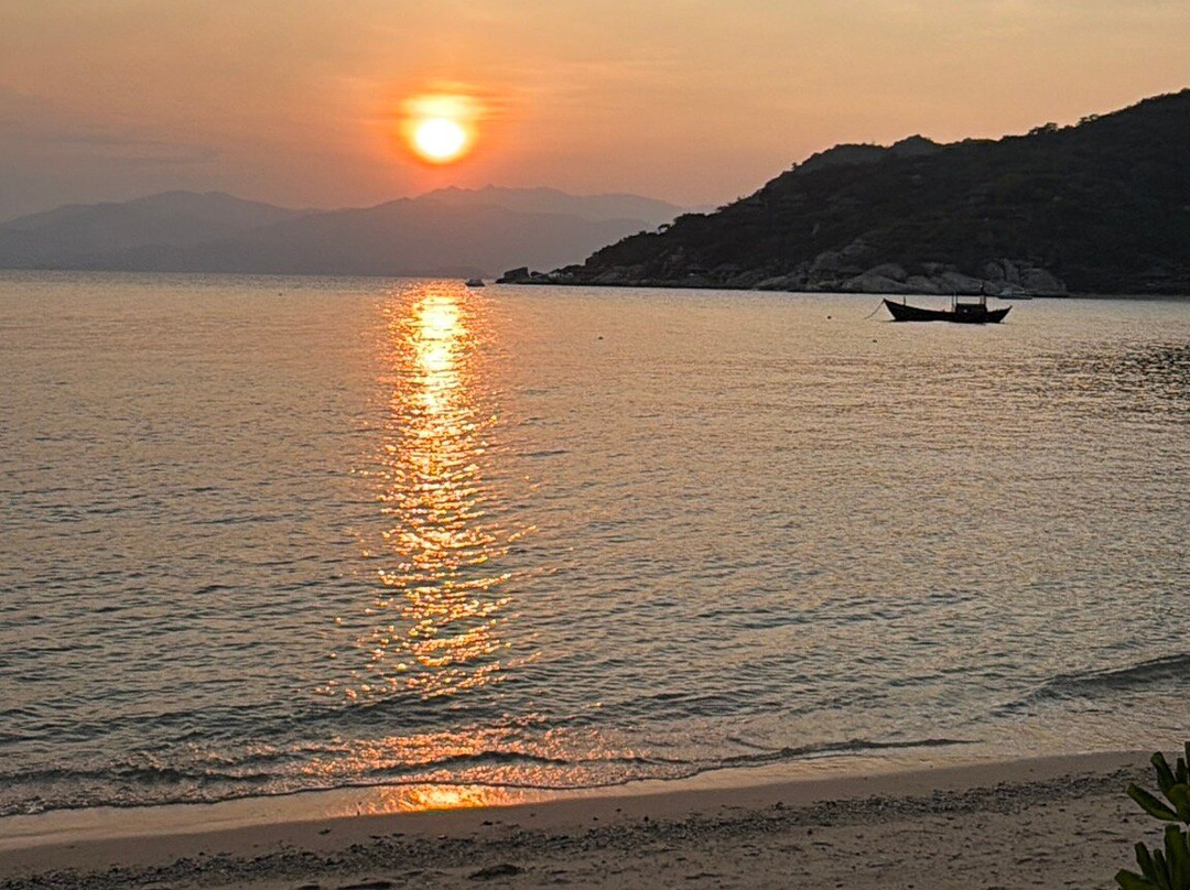 宁凡湾六善酒店主图