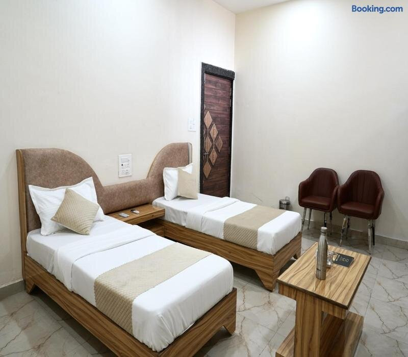 Hotel Entry Point