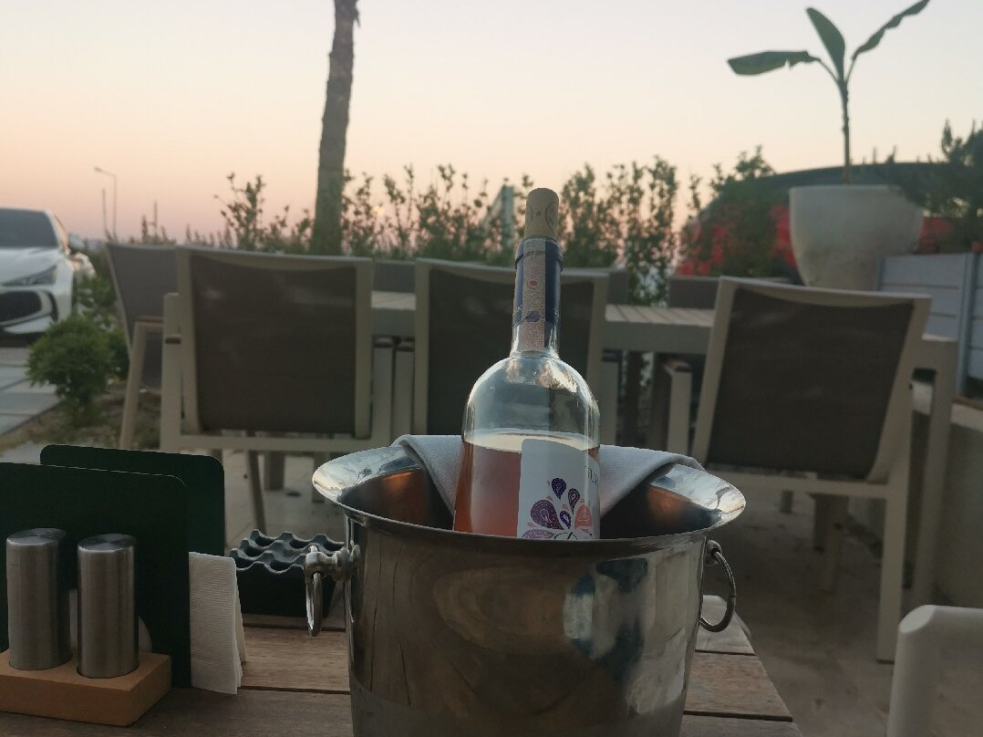 Vetro Wine House