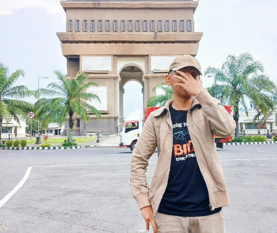 Simpang Lima Gumul Monument-谏义里必去景点