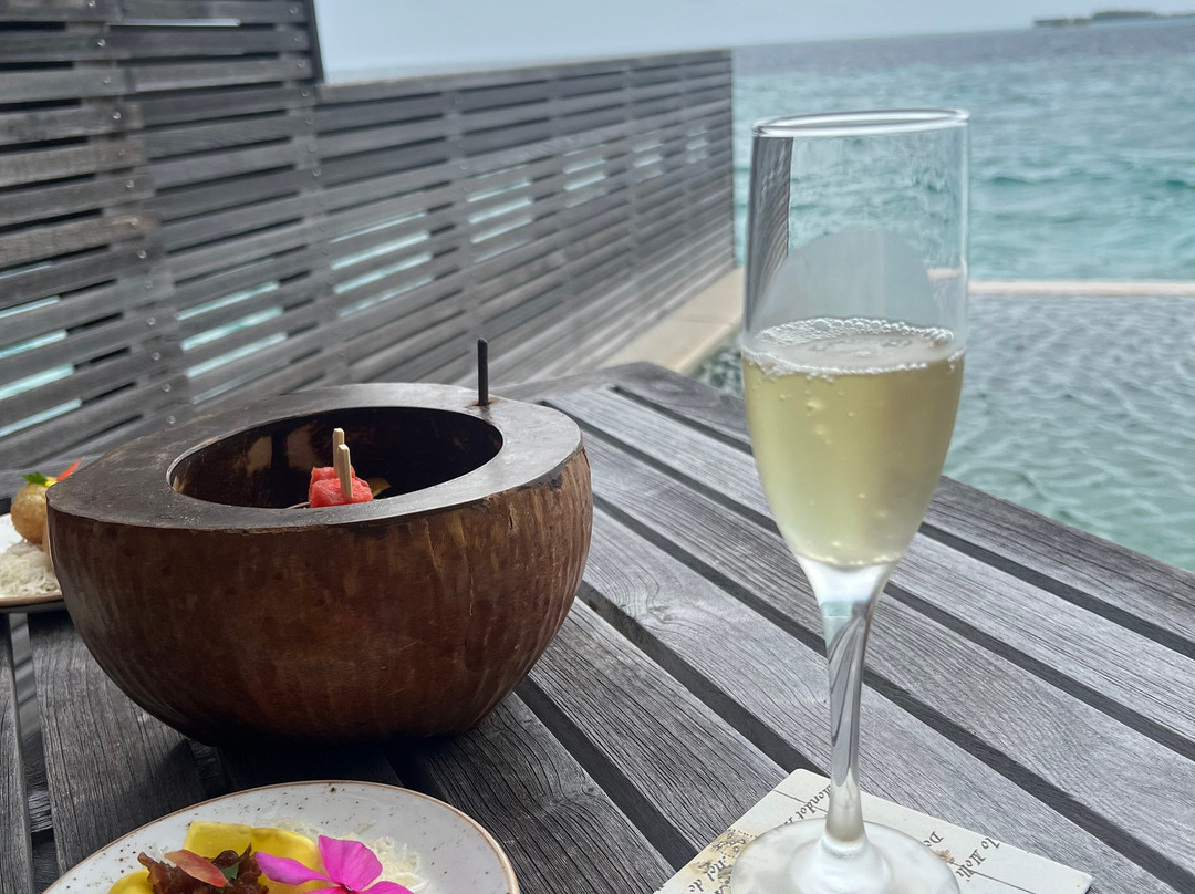 芙拉瓦丽岛度假酒店主图