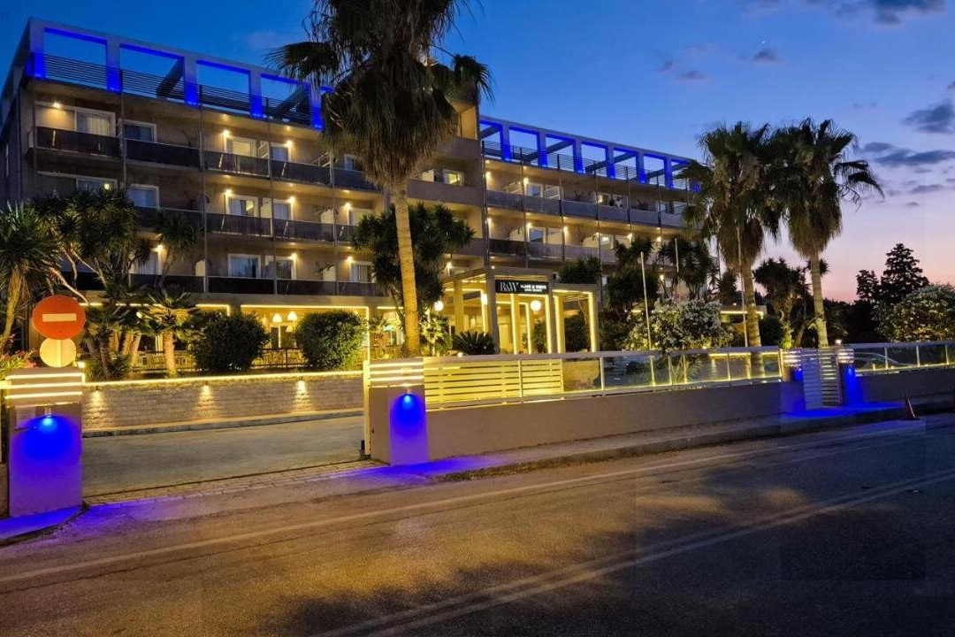 Black & White Resort