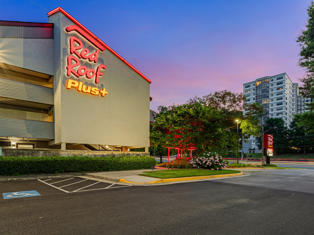 华盛顿哥伦比亚特区-亚历山德拉红屋顶普拉斯酒店