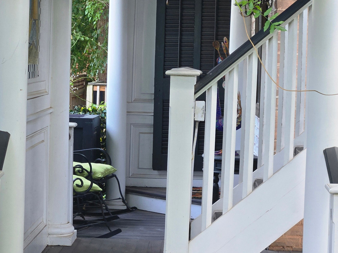 Porches on the Towpath主图