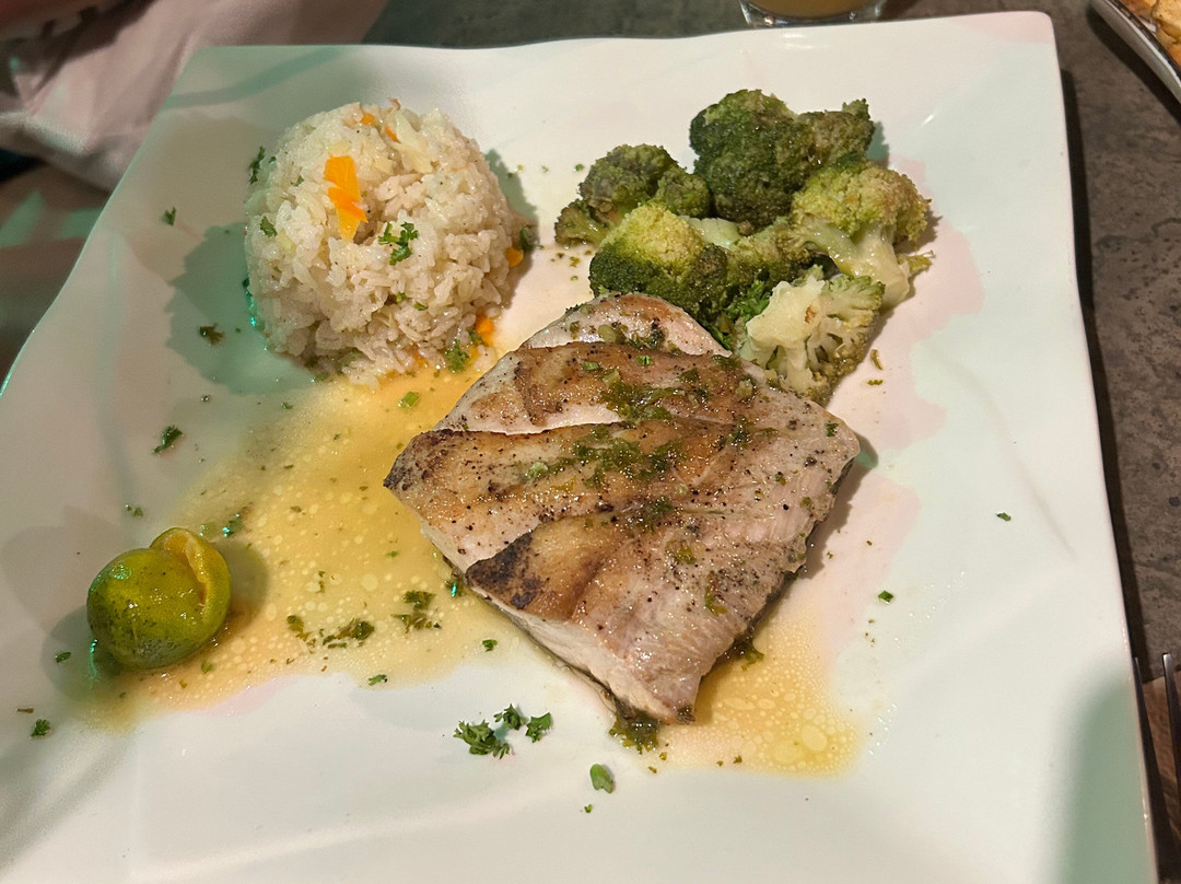 La Plage Sunset Restaurant & Bar-爱妮岛必去景点
