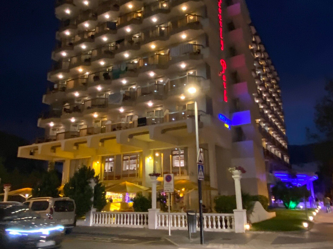 贝弗利公园酒店主图