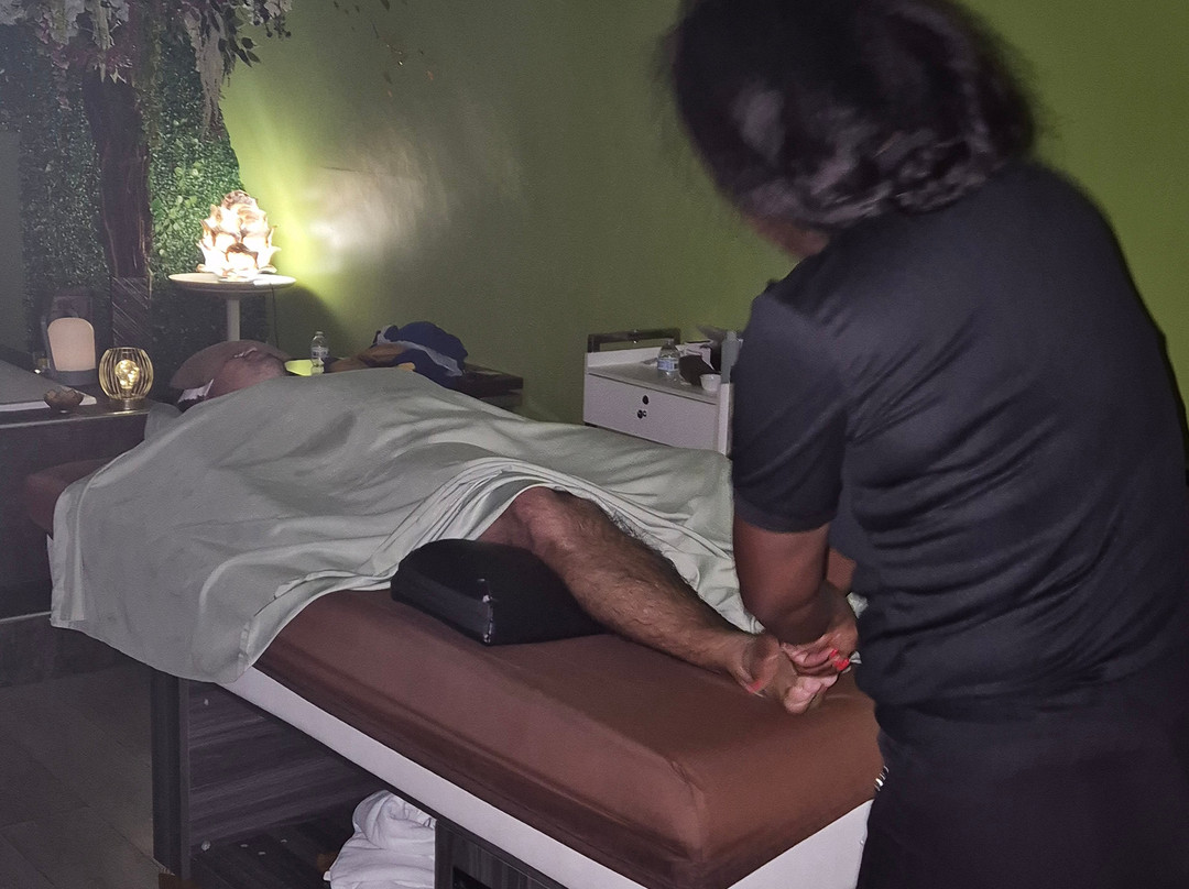 Natural Blends Esthetics Spa Rif Fort-威廉斯塔德必去景点