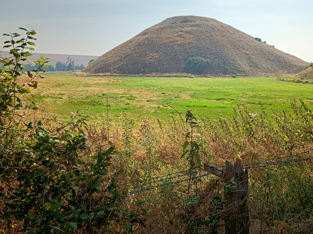 Silbury Hill-埃夫伯里必去景点