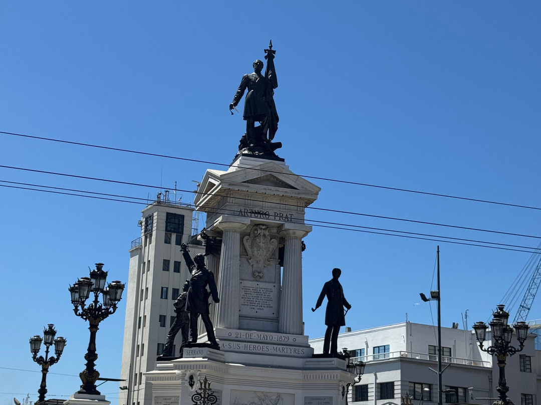 Monumento a Los Heroes-瓦尔帕莱索必去景点
