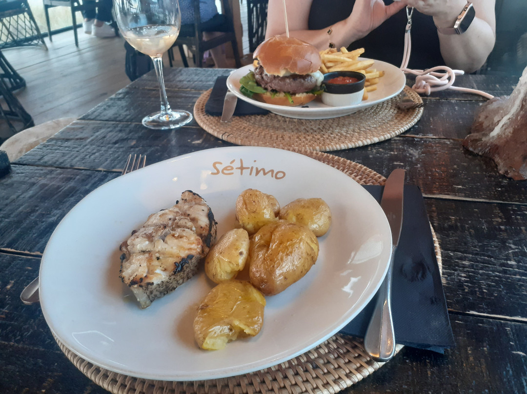 Setimo Ano de Praia Beach Club