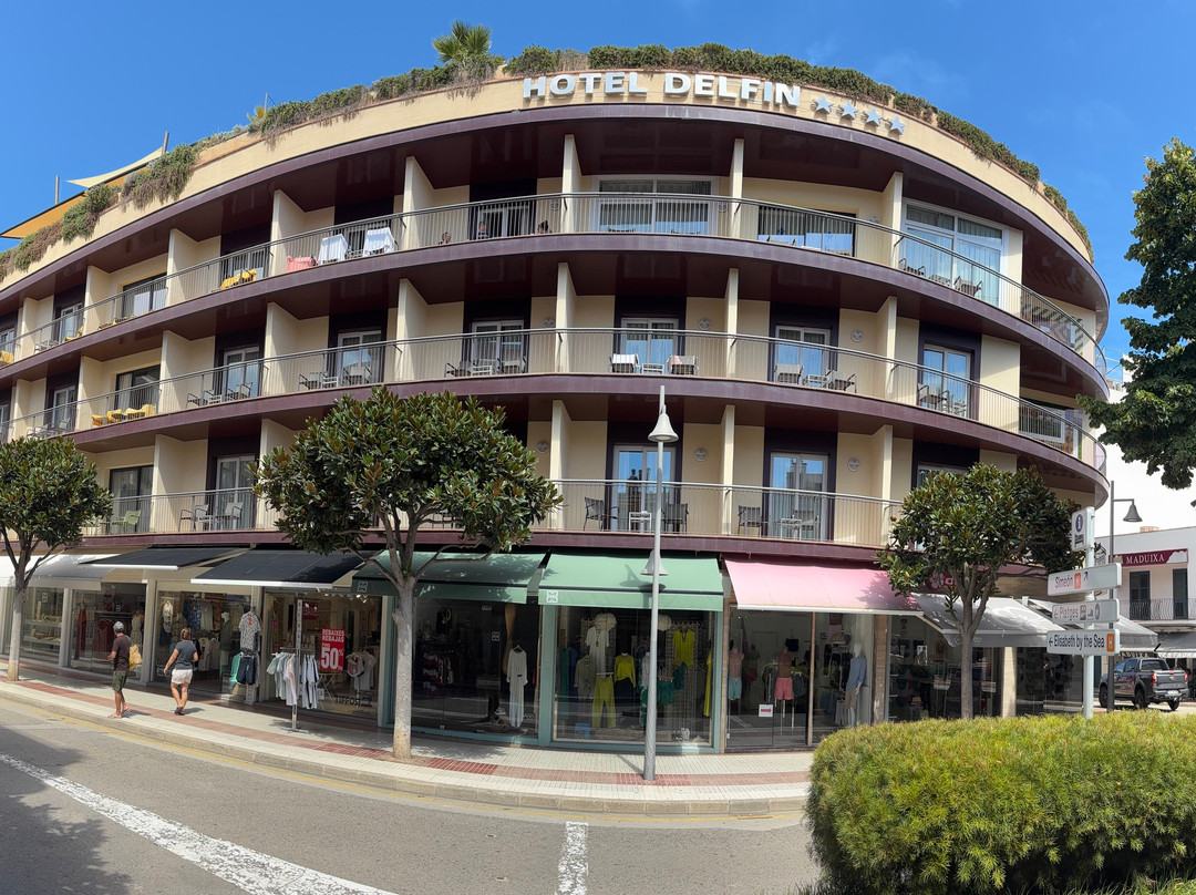 海豚酒店主图