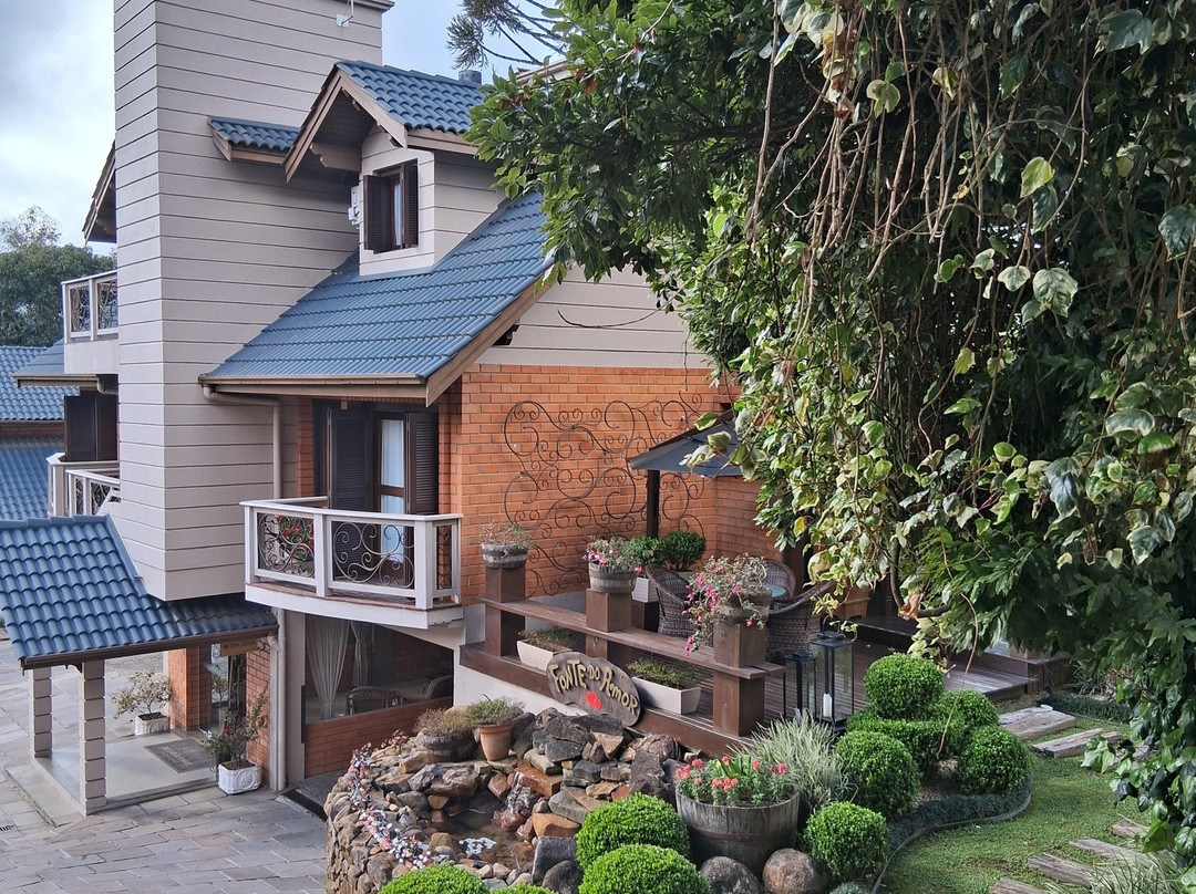 穆勒大叔小屋酒店主图