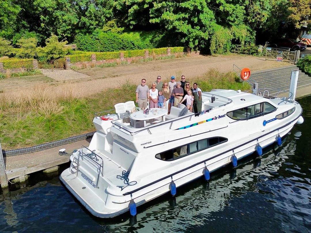 Le Boat - London (Chertsey)-彻特西必去景点