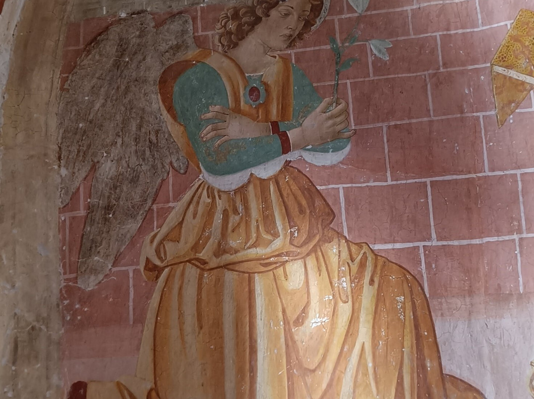 Chiesa di Santa Maria ad Cryptas-Fossa必去景点