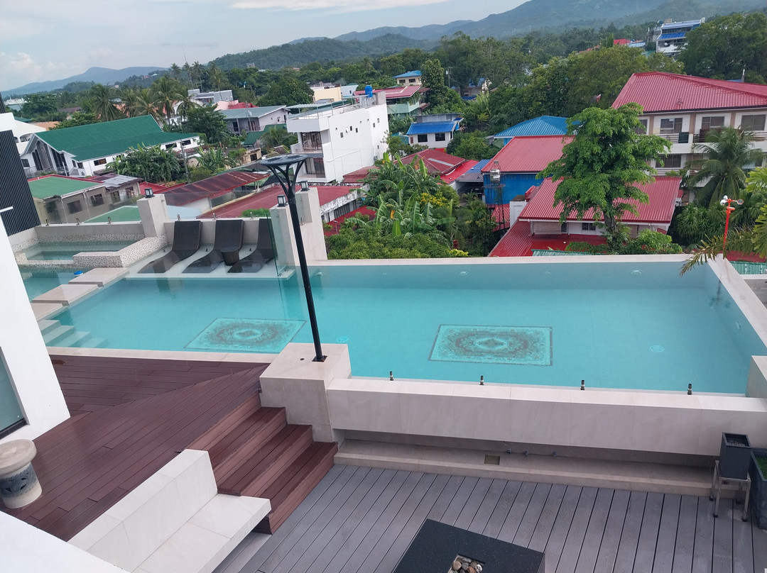 Skyluxe Hotel