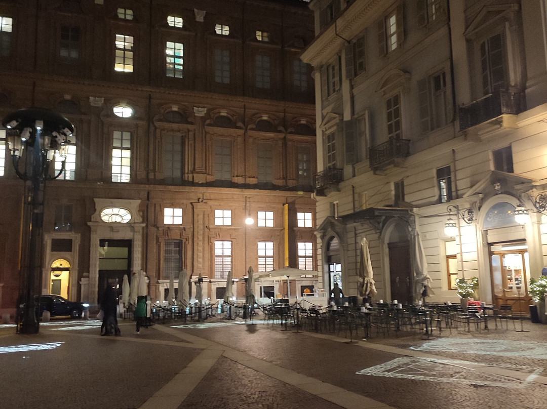 Piazza Carignano-都灵必去景点