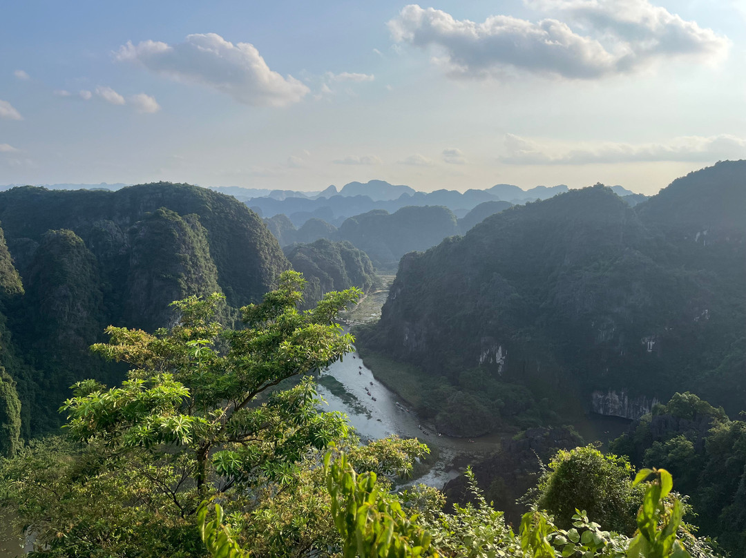 Go Asia Travel-Long Bien必去景点