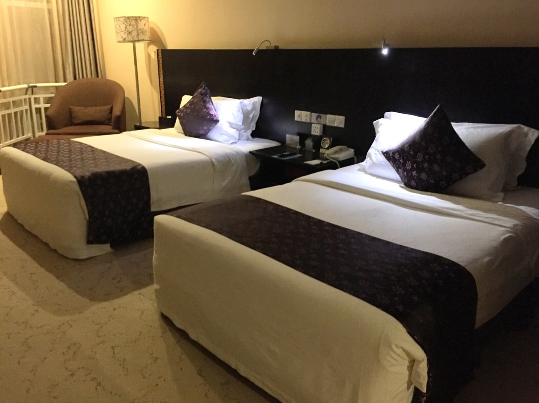 峰润喀斯特酒店