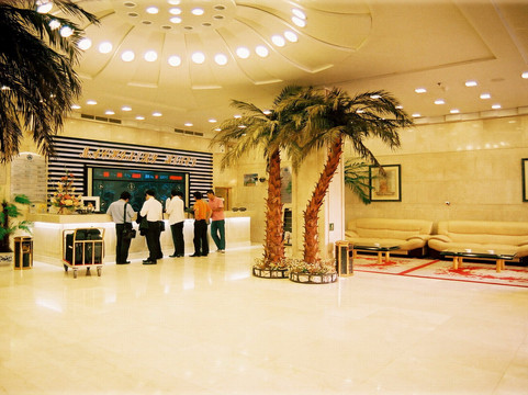 山东机械大厦酒店（滨海广场第一海水浴场店）主图