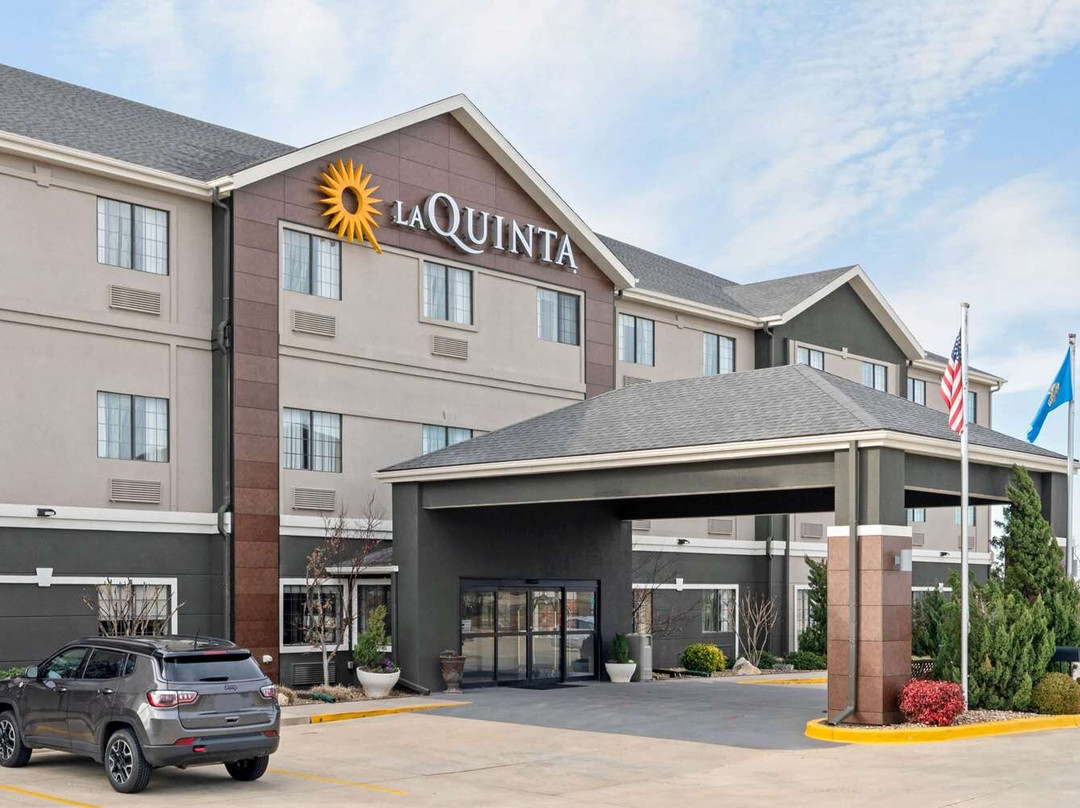 La Quinta Inn & Suites by Wyndham Ada主图