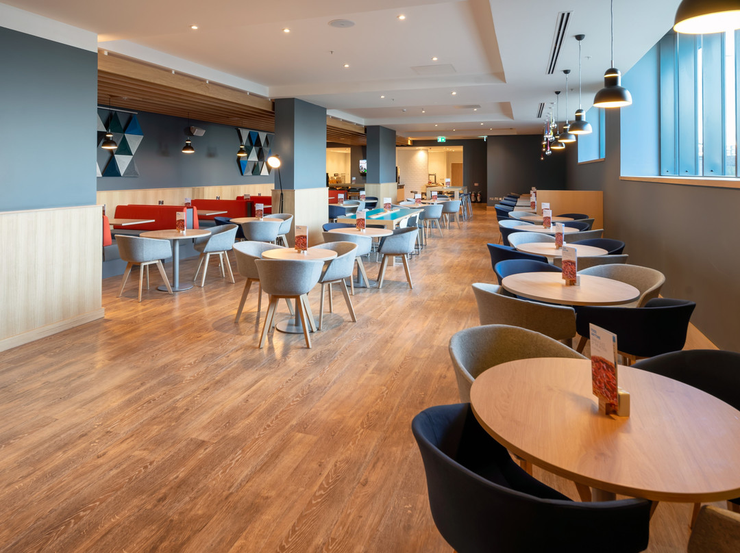 Holiday Inn Express London Heathrow T4主图