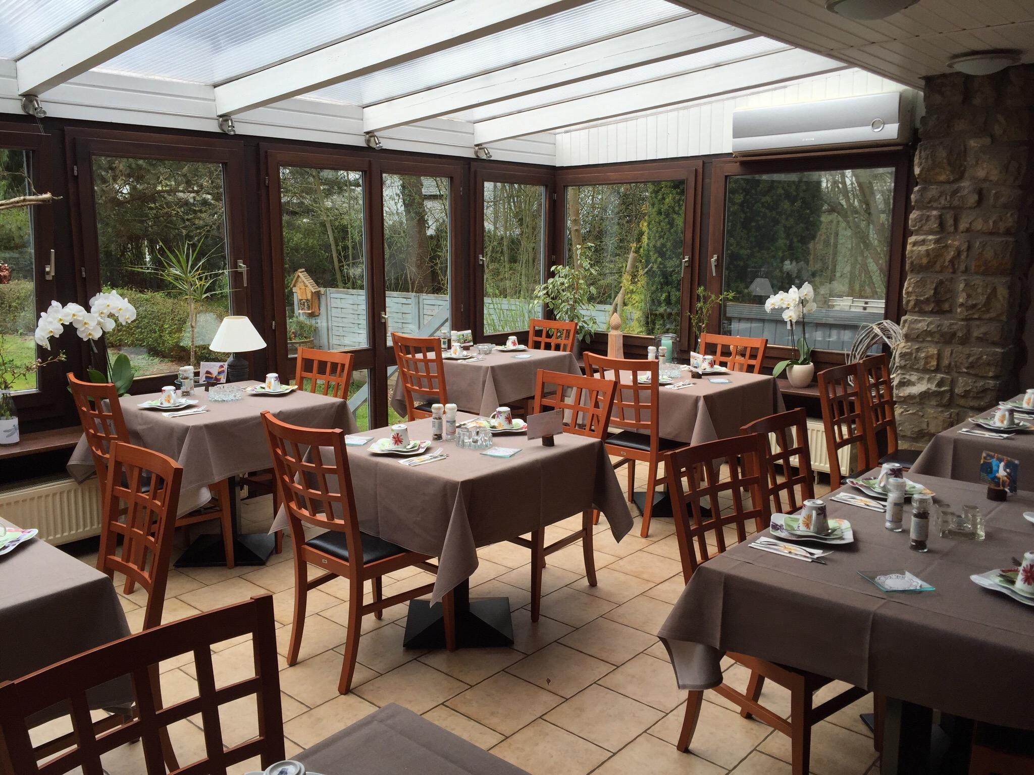 Kurparkhotel im Nationalpark Eifel-餐饮