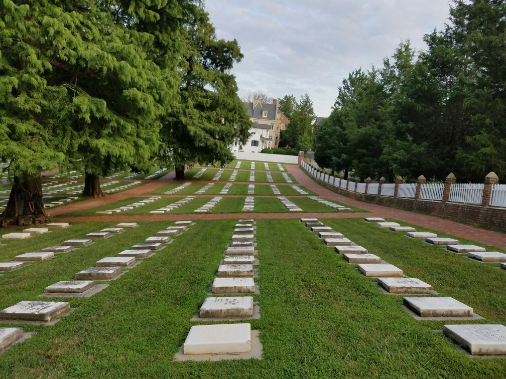 Salem God's Acre Cemetery景点图片