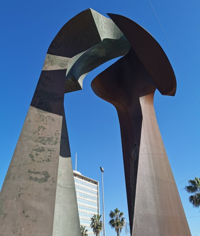 Monumento Encuentros-梅利利亚必去景点