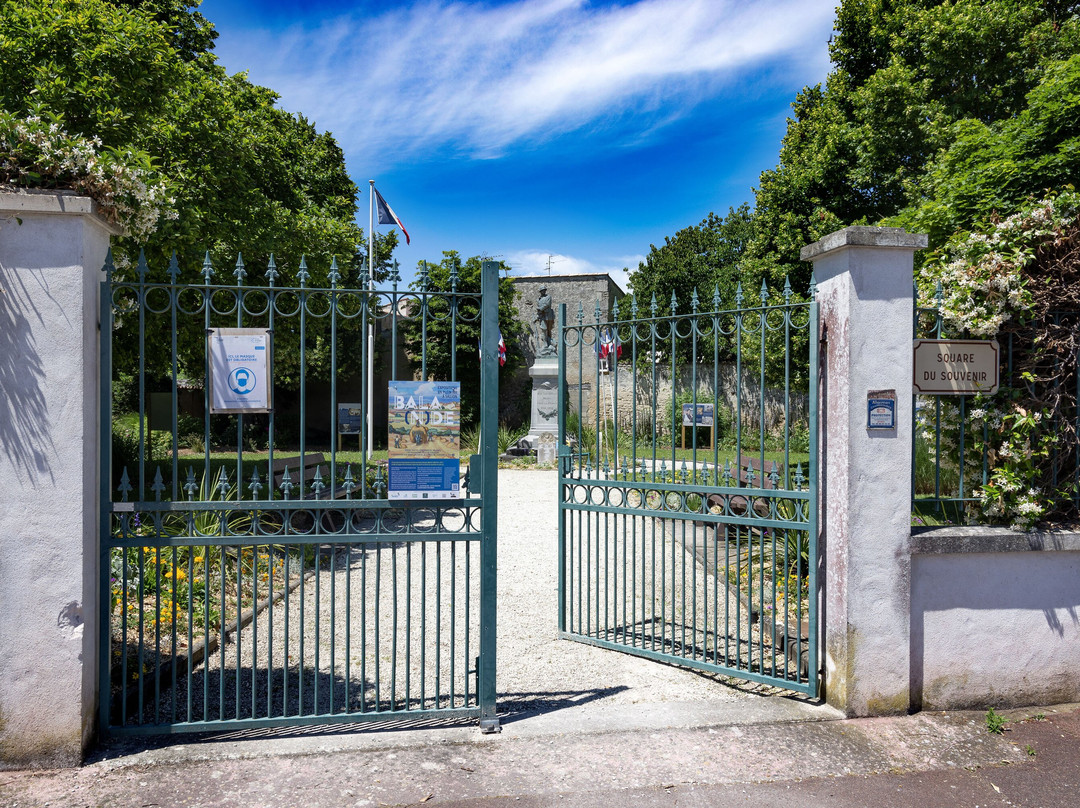 Square Du Souvenir-Saujon必去景点