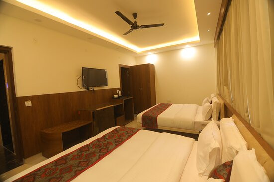 Teertham Hotel主图